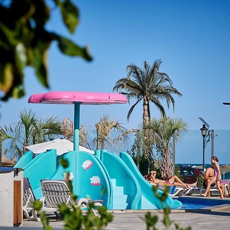 Beachfront 1Br Apartment- Spa N Pools Mamaja Zewnętrze zdjęcie